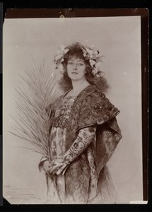 Portrait of Sarah Bernhardt as Gismonda